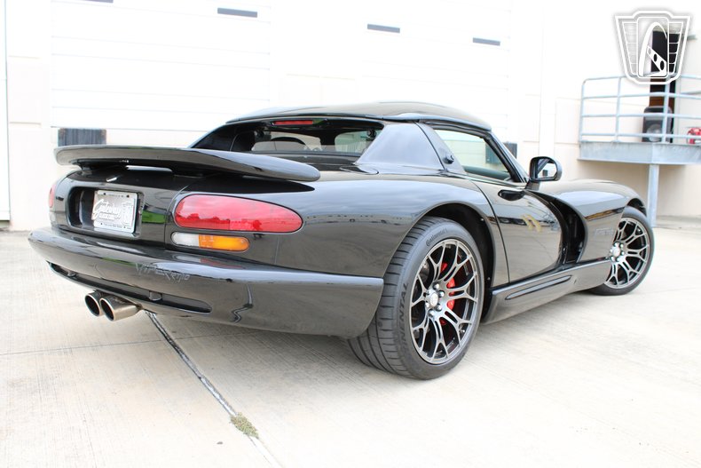2000 Dodge Viper 31
