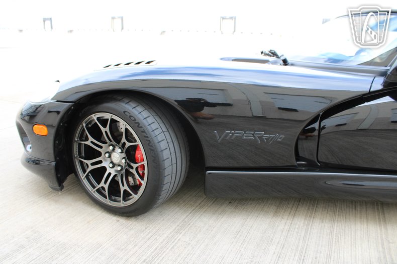 2000 Dodge Viper 41