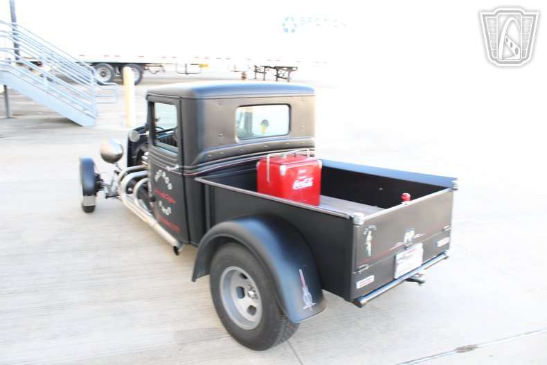 1932 Ford Pickup 25