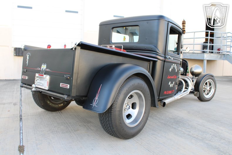 1932 Ford Pickup 32