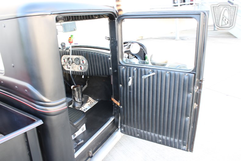 1932 Ford Pickup 18