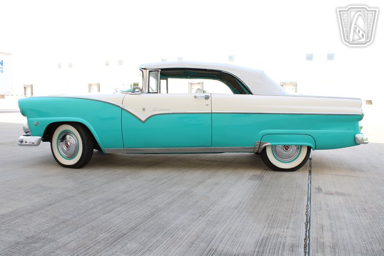1955 Ford Fairlane 29