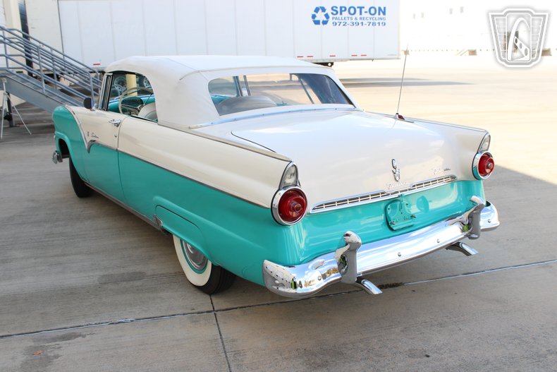 1955 Ford Fairlane 31