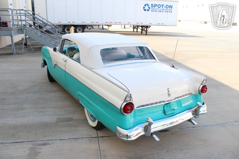 1955 Ford Fairlane 30