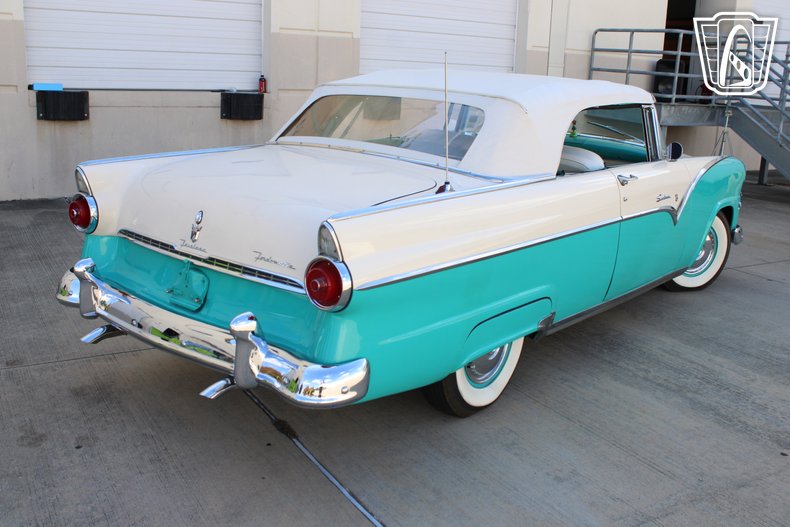1955 Ford Fairlane 37