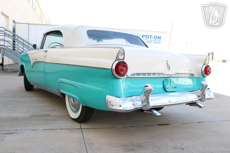 1955 Ford Fairlane 32