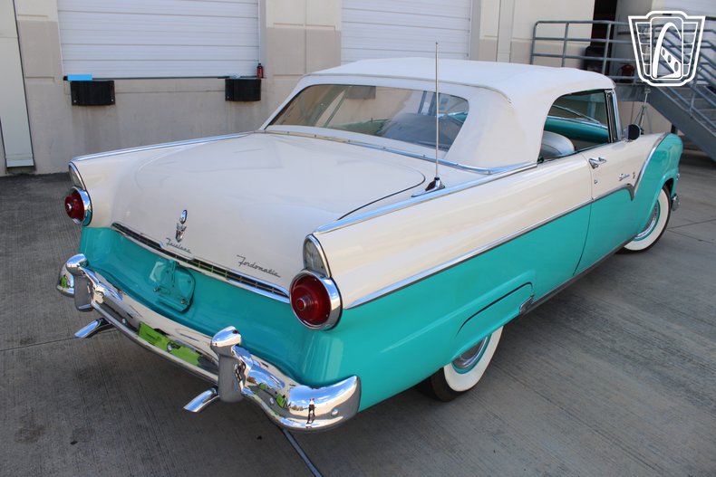 1955 Ford Fairlane 16