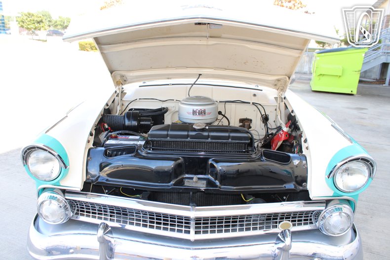 1955 Ford Fairlane 109