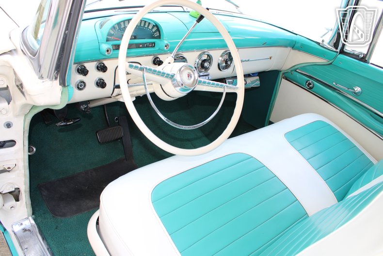 1955 Ford Fairlane 121
