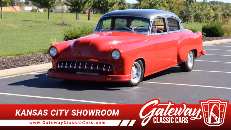 1954 Pontiac Sedan first image