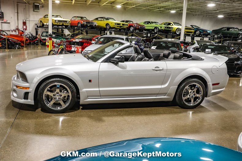 2005 Ford Mustang 26