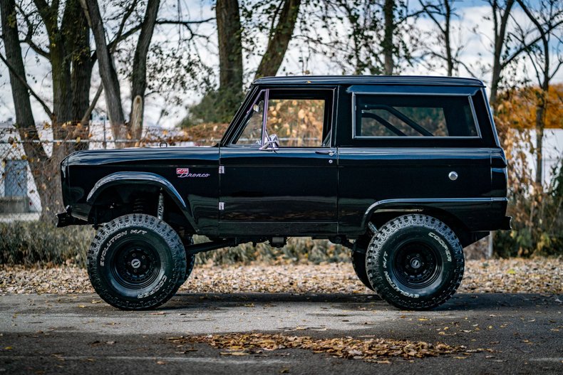 1966 Ford Bronco 38