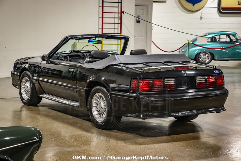 1990 Ford Mustang 28