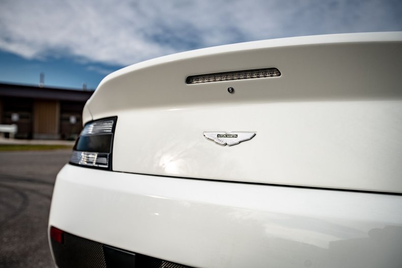 2015 Aston Martin V8 Vantage 13