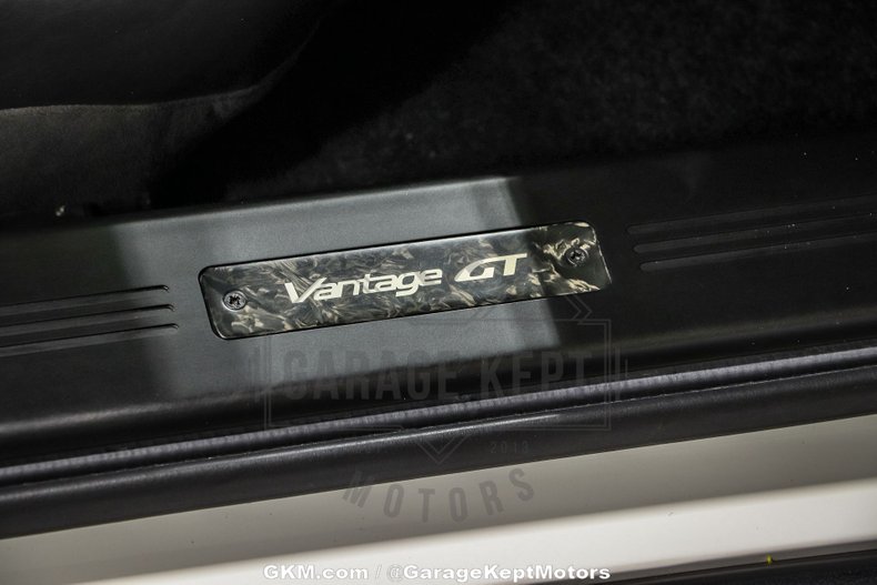 2015 Aston Martin V8 Vantage 81