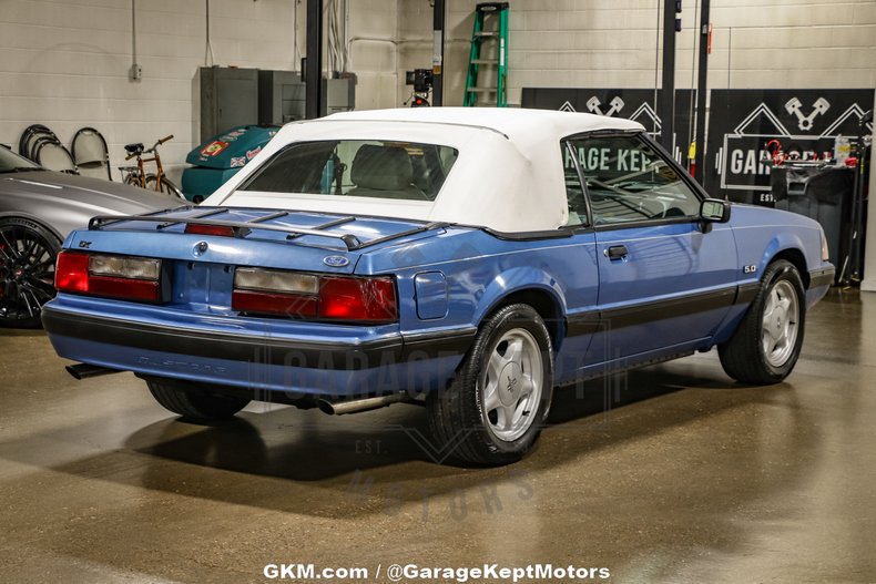 1989 Ford Mustang 12