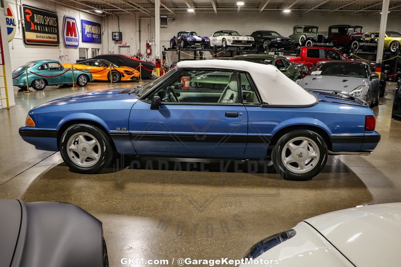 1989 Ford Mustang 10