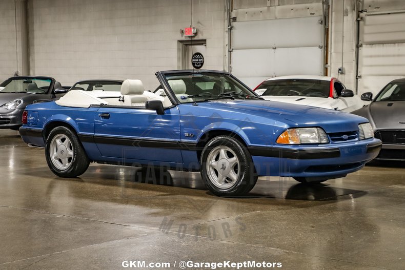 1989 Ford Mustang 1