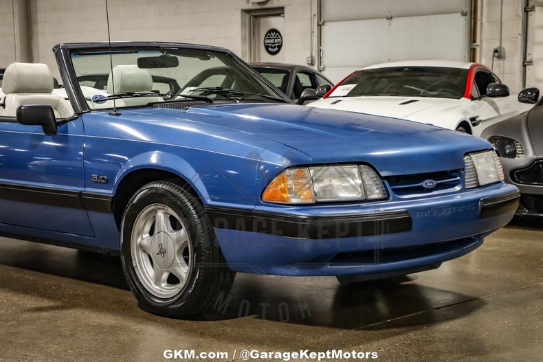 1989 Ford Mustang 33