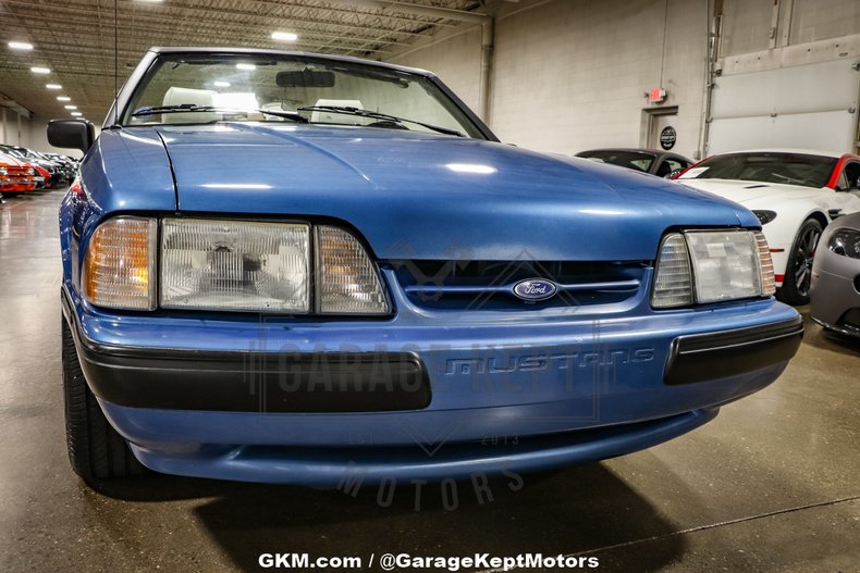 1989 Ford Mustang 35
