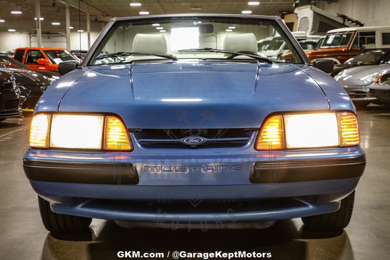 1989 Ford Mustang 38
