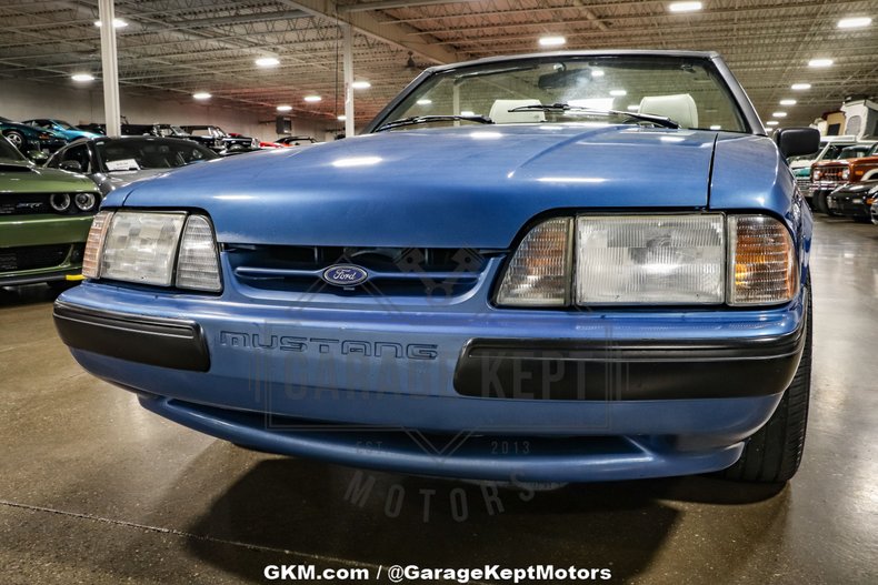 1989 Ford Mustang 36