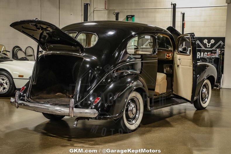 1939 Plymouth P8 64