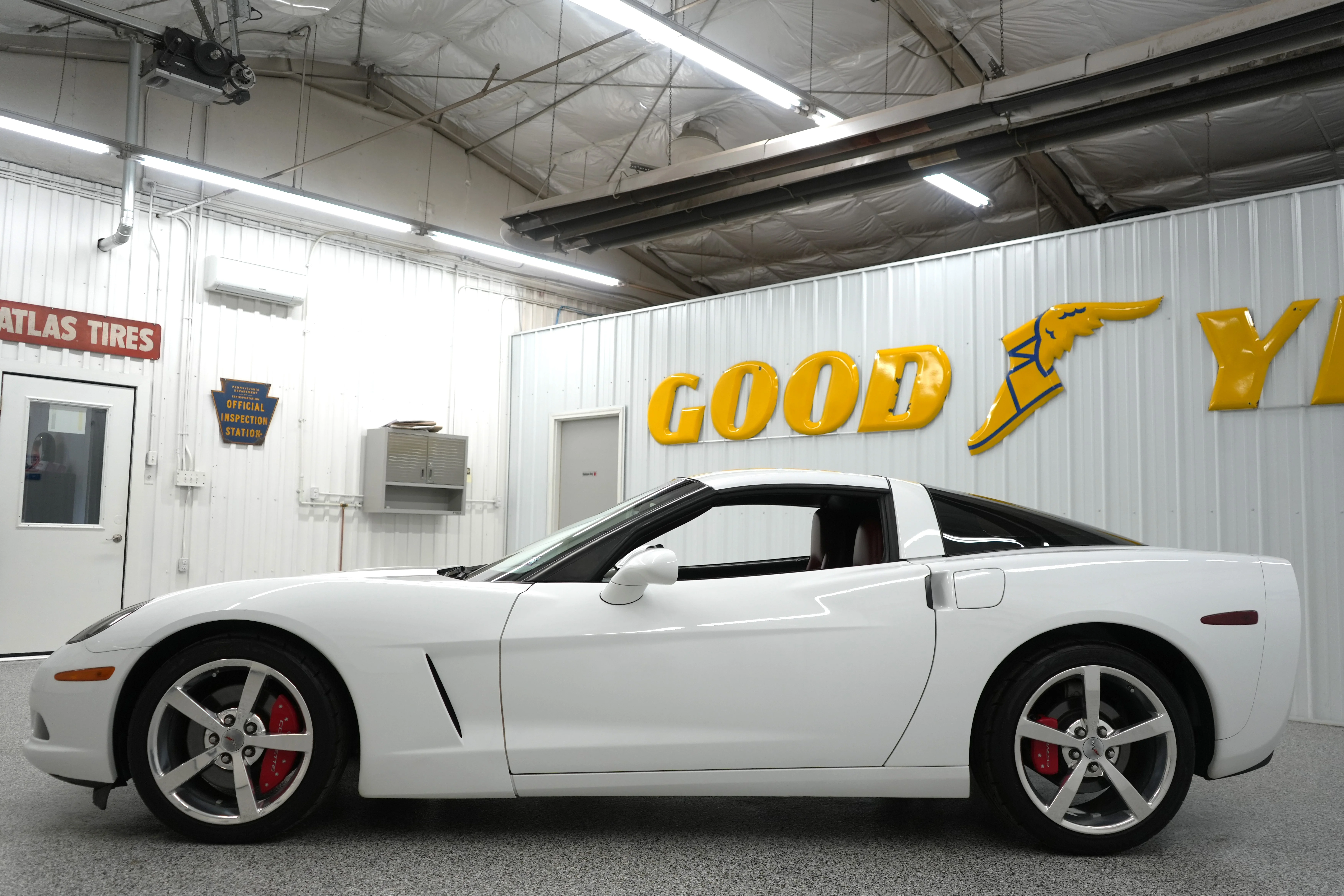 2005 Chevrolet Corvette Base - Photo 6