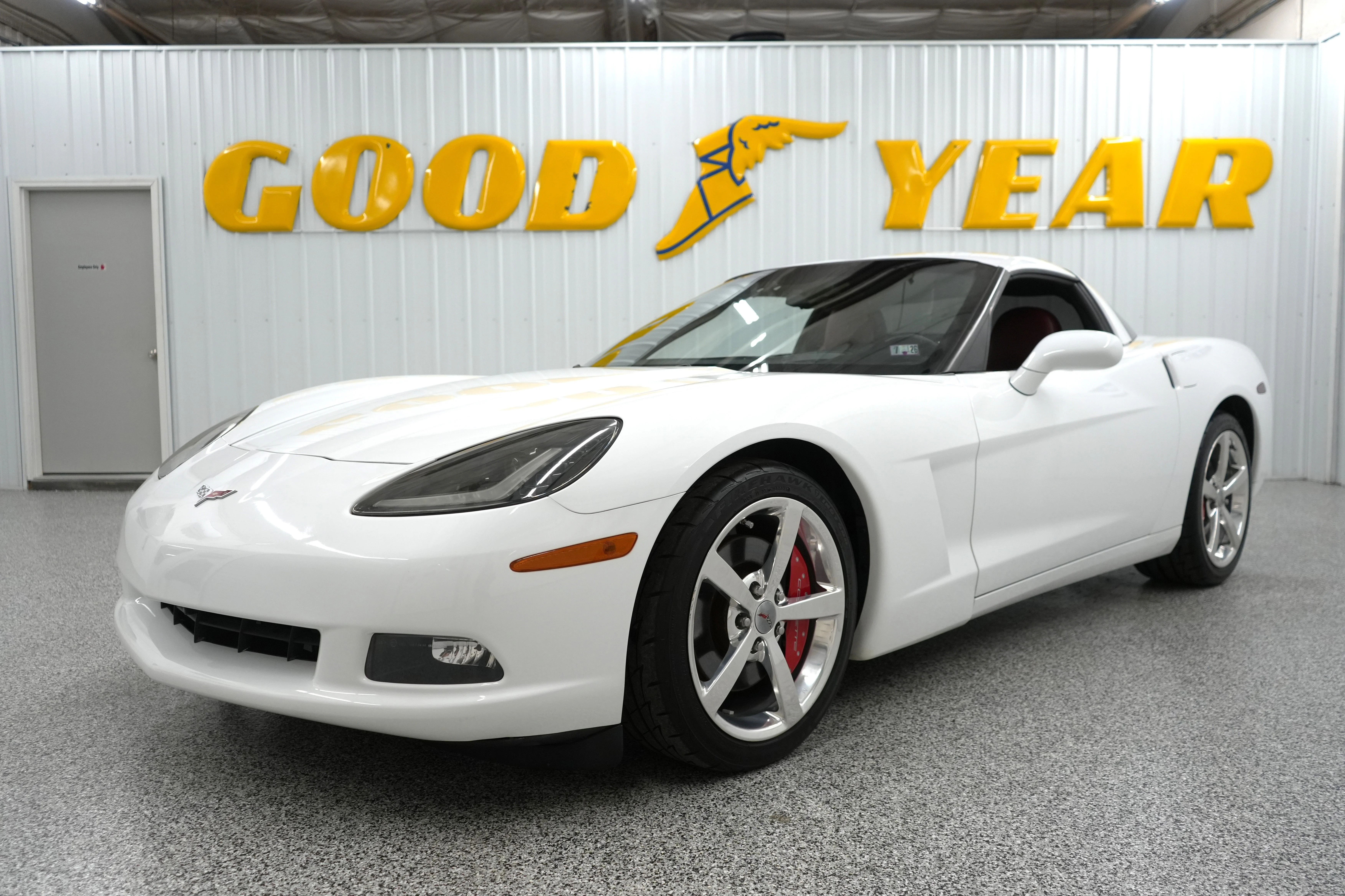 2005 Chevrolet Corvette Base - Photo 2