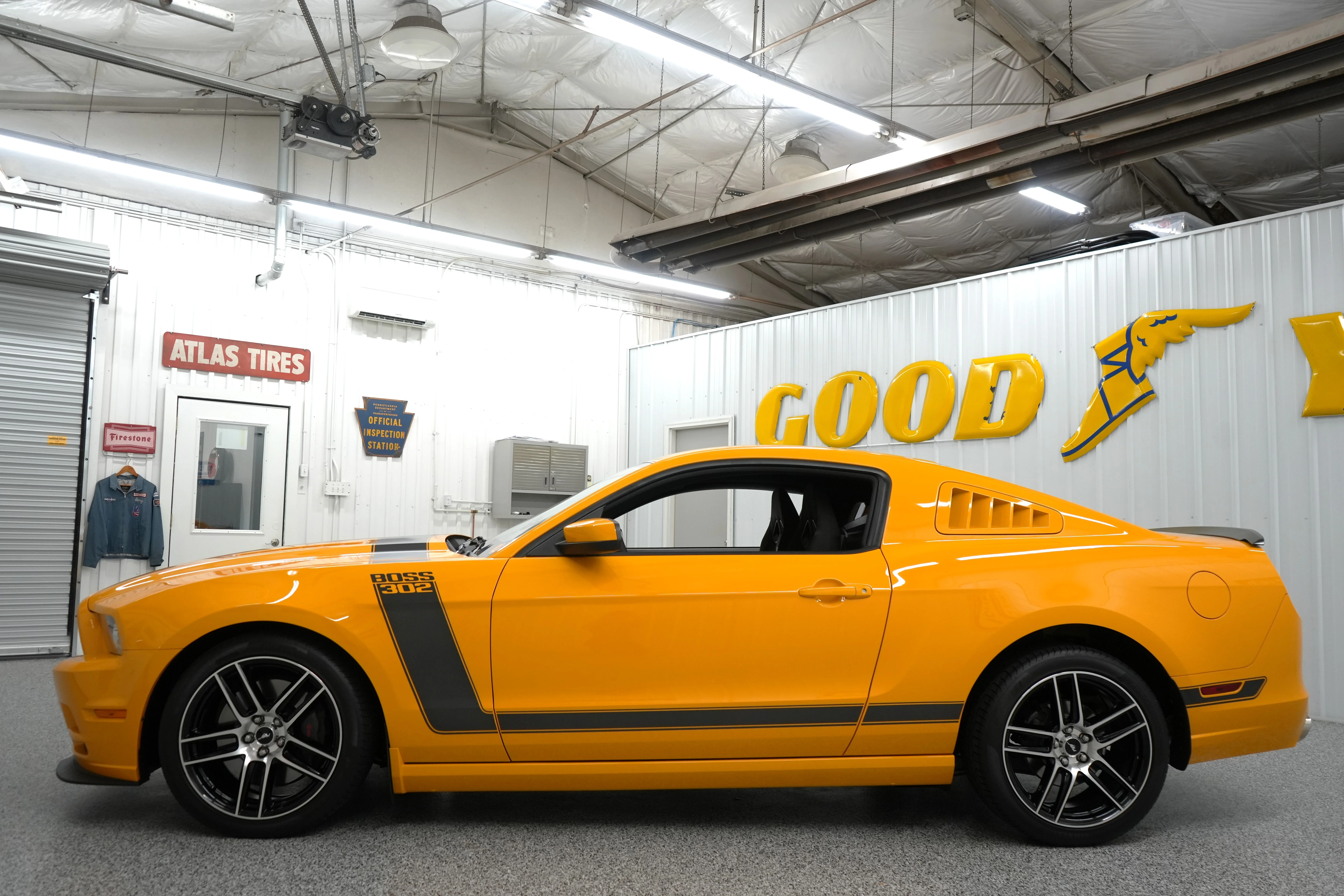 2013 Ford Mustang Boss 302 - Photo 6
