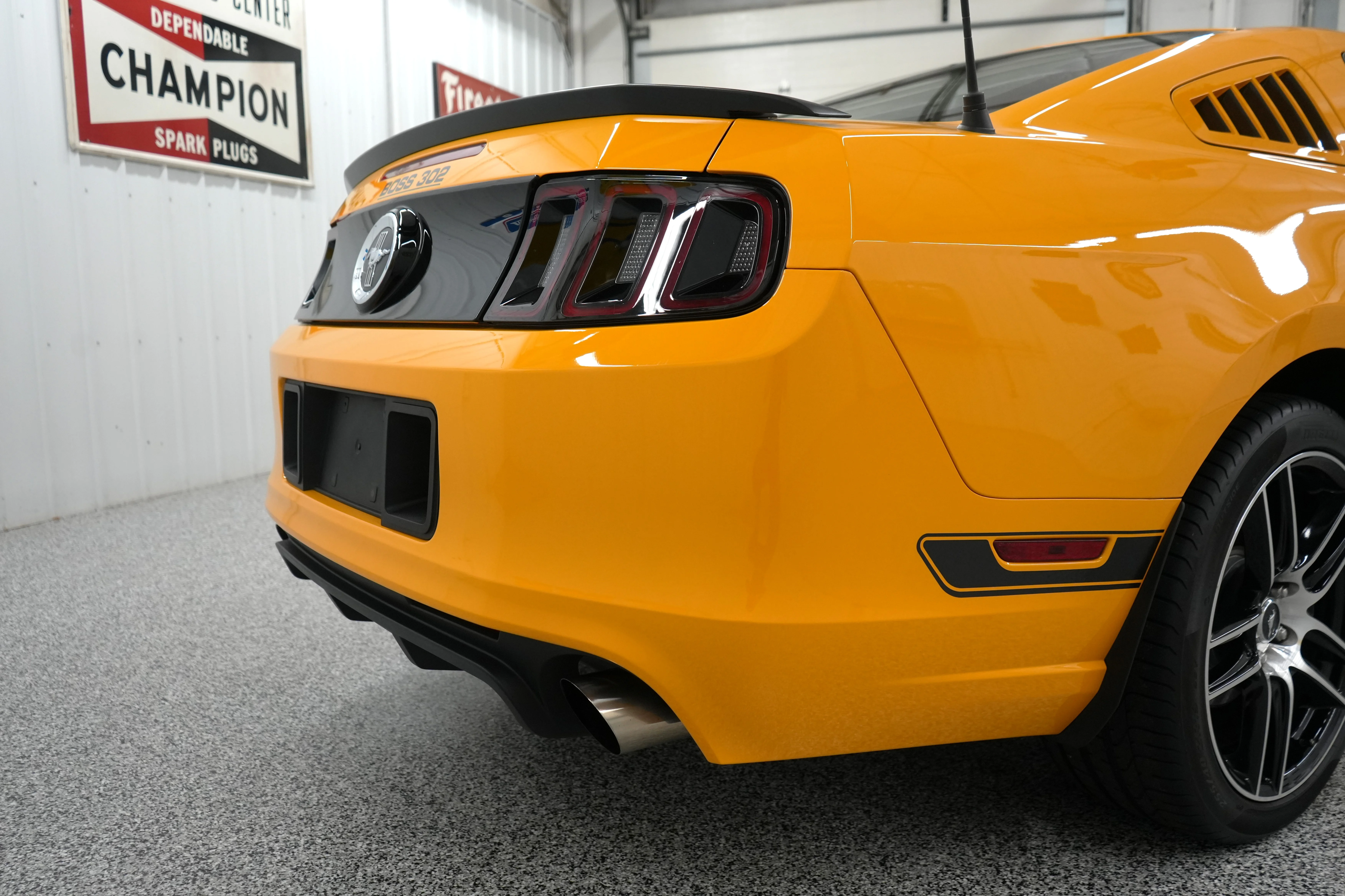 2013 Ford Mustang Boss 302 - Photo 13