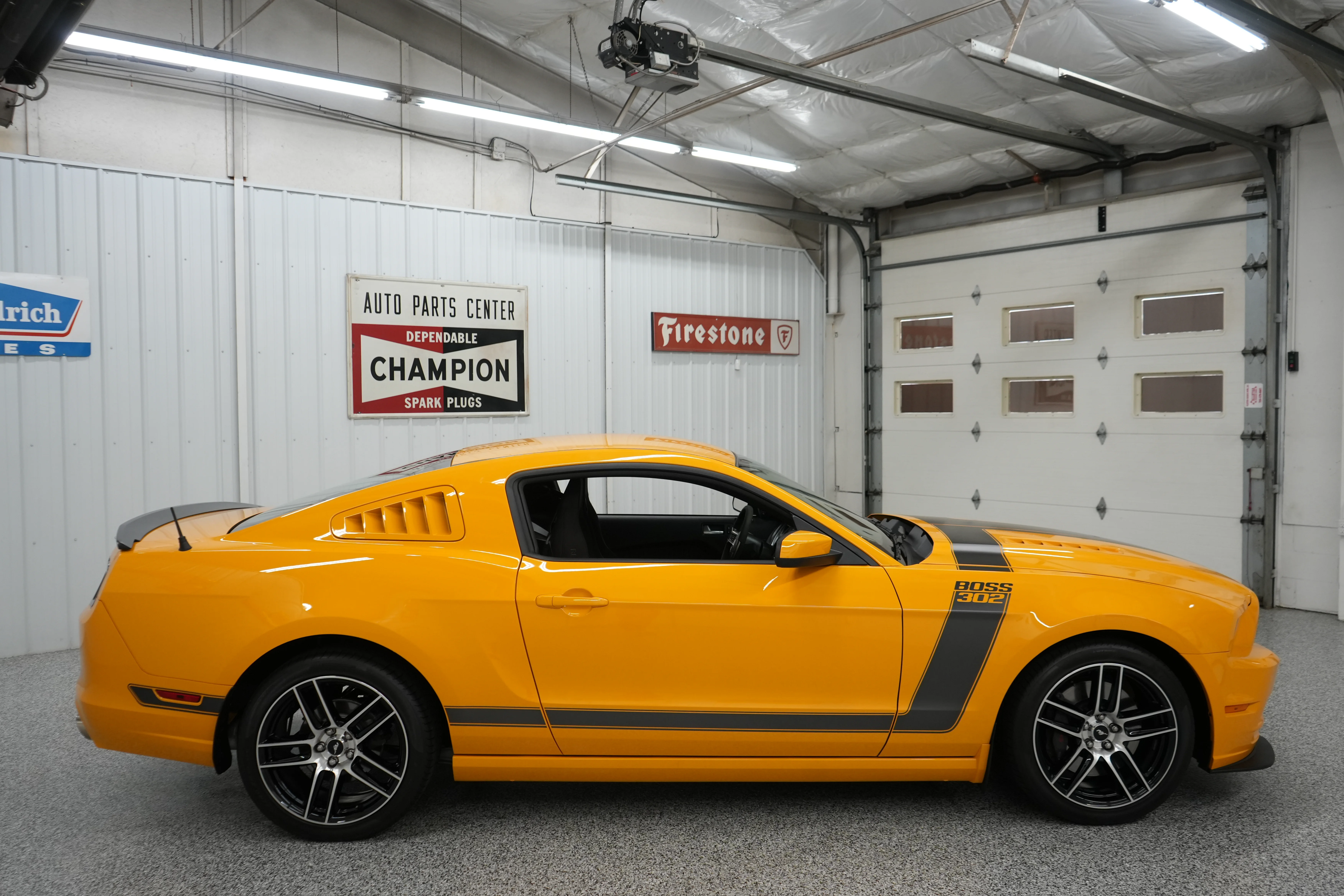 2013 Ford Mustang Boss 302 - Photo 17