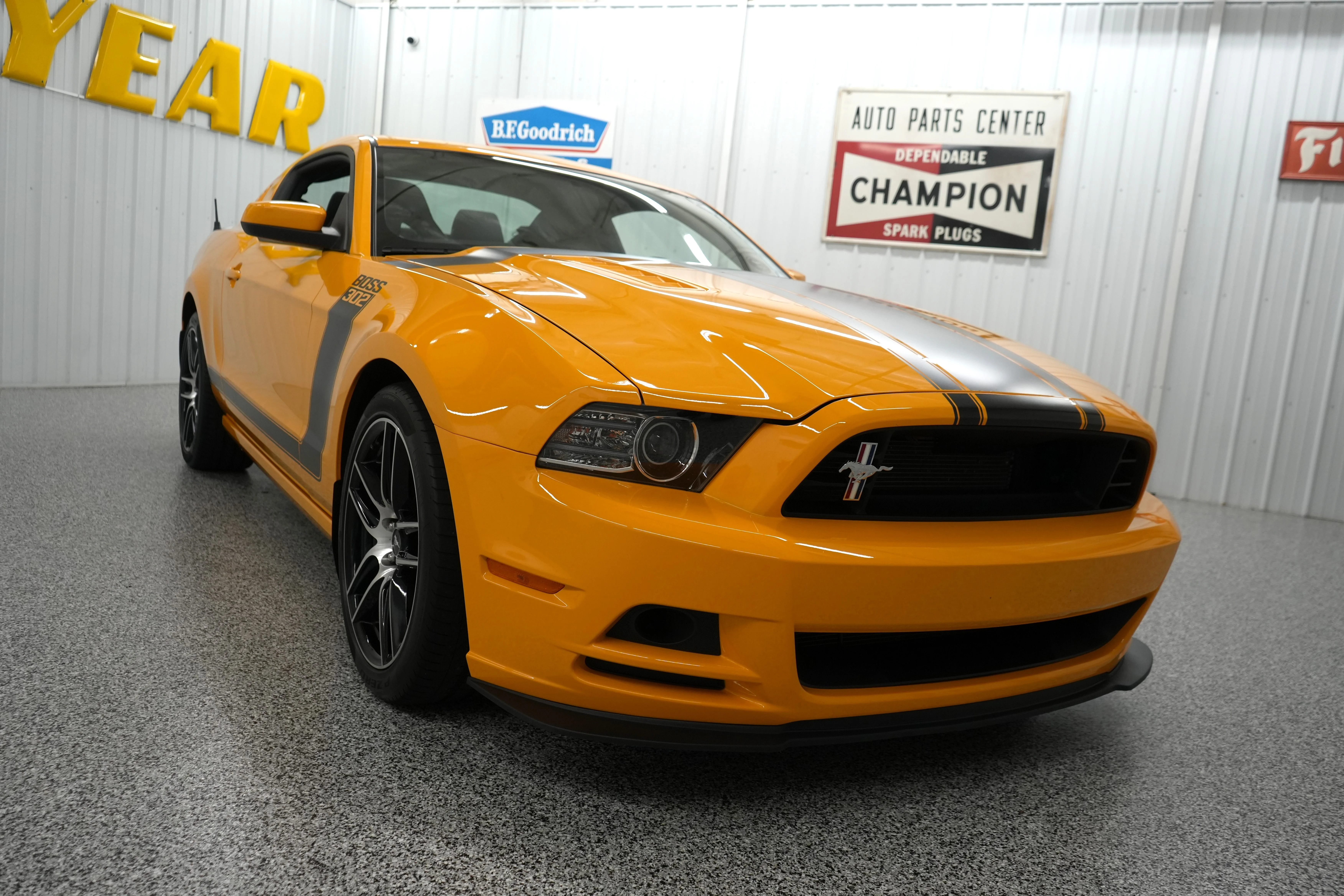 2013 Ford Mustang Boss 302 - Photo 22