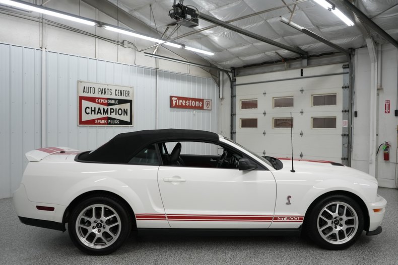 2008 Ford Mustang Convertible Shelby GT500 17