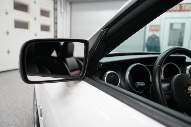2008 Ford Mustang Convertible Shelby GT500 32