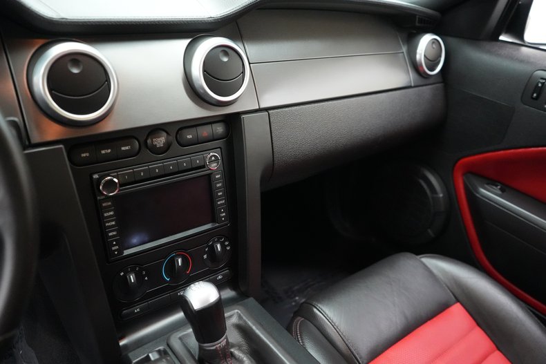 2008 Ford Mustang Convertible Shelby GT500 44