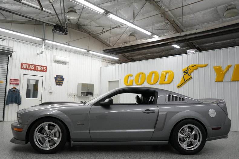 2006 Ford Mustang GT 6