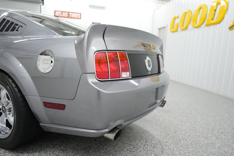 2006 Ford Mustang GT 9