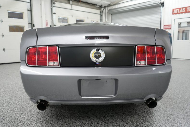 2006 Ford Mustang GT 12