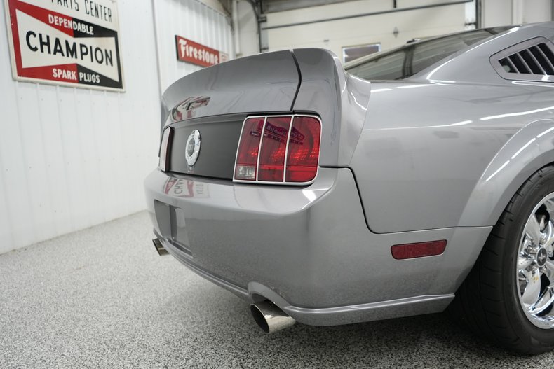 2006 Ford Mustang GT 13
