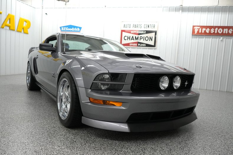 2006 Ford Mustang GT 22