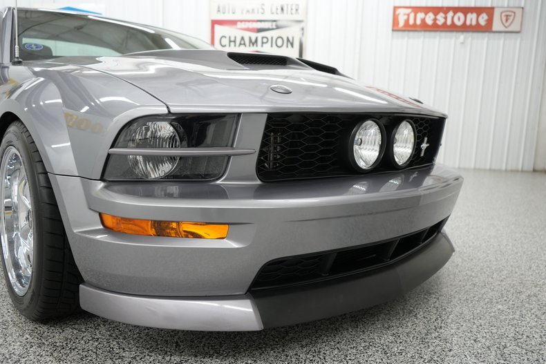 2006 Ford Mustang GT 23