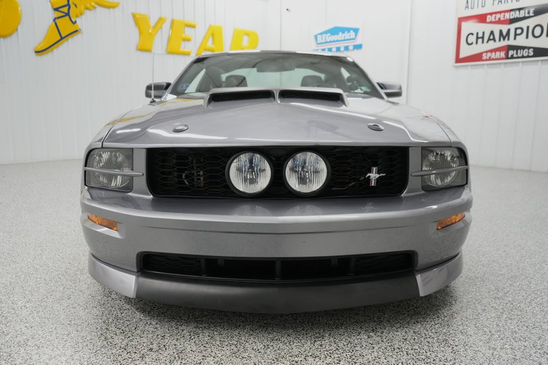 2006 Ford Mustang GT 29