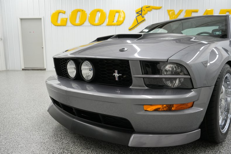 2006 Ford Mustang GT 30