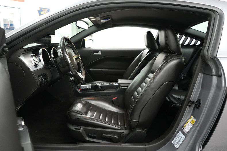 2006 Ford Mustang GT 37