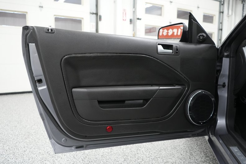 2006 Ford Mustang GT 35