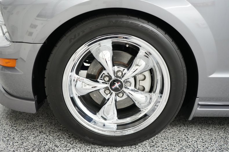 2006 Ford Mustang GT 33