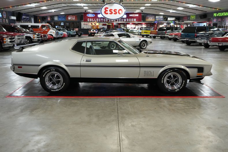 1972 Ford Mustang Mach 1 Fastback | Hanksters Hot Rods