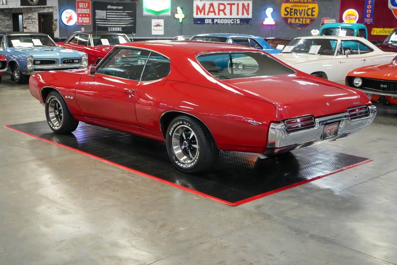 1969 Pontiac GTO 4