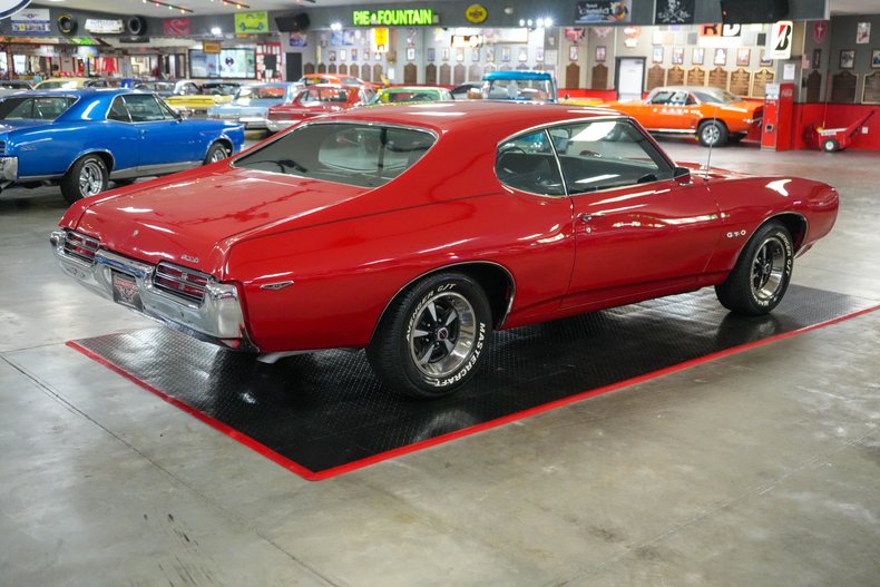 1969 Pontiac GTO 6
